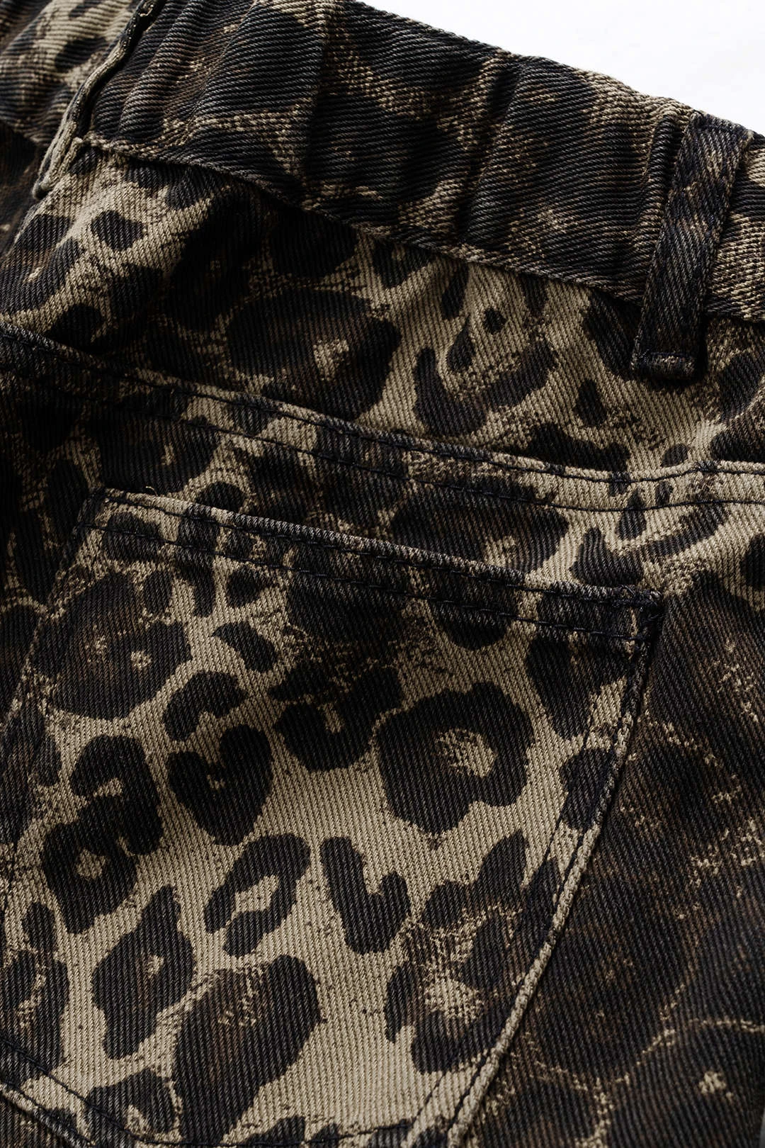 Denim Leopard Print Pocket Straight Leg Shorts 4 Denim Leopard Print Pocket Straight Leg Shorts - Image 4