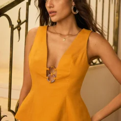 Linen Cut Out V-Neck Tank Top -Women's Clothing Store d3dcb3d9 979b 44c4 9e54 f899ca20ded0